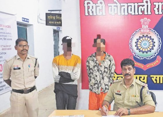 रात में लूट करने वाले एक नाबालिग समेत 3 गिरफ्तार