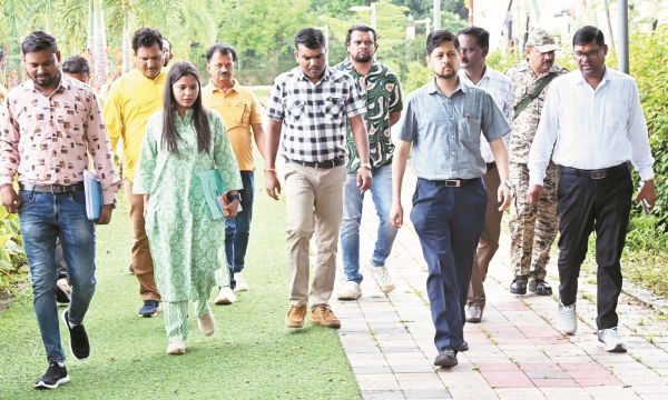 कलेक्टर ने किया विकास कार्यों का निरीक्षण 
