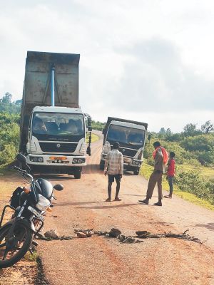 बारिश से क्षतिग्रस्त सडक़ों की मरम्मत, आवागमन बहाल