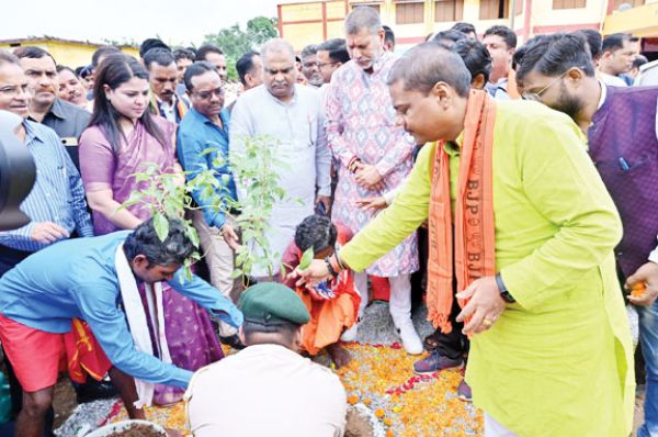 वन महोत्सव कार्यक्रम का आयोजन