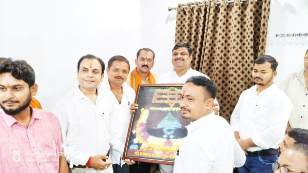 मंत्री गजेंद्र यादव से सांसद प्रतिनिधि भागवत ने की मुलाकात