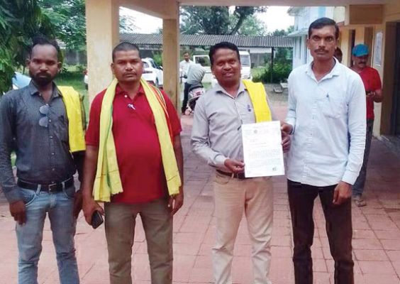 यूरिया की कालाबाजारी से जूझ रहे किसान, गोंगपा ने कलेक्टर  को सौंपा ज्ञापन