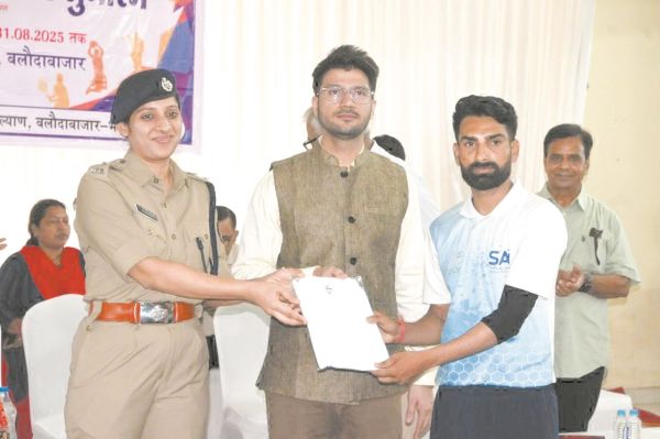 सांसद खेल महोत्सव पर कई स्पर्धाएं, खिलाडिय़ों का सम्मान