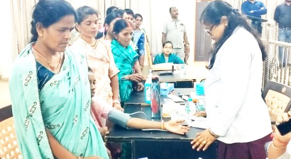 मेगा हेल्थ कैंप में सैकड़ों लाभांवित