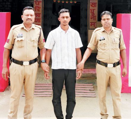 राह चलती लड़कियों से छेड़छाड़, एक गिरफ्तार, एक फरार