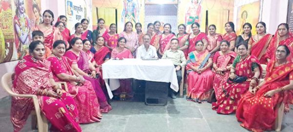 सरयूपारीण महिला ब्राह्मण सभा ने तीज महोत्सव में बेटी पढ़ाओ का लिया संकल्प 