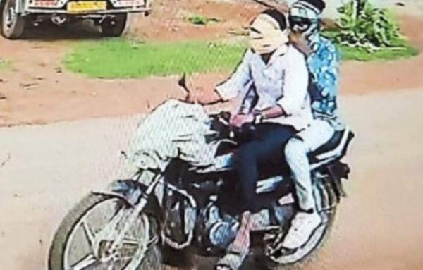 बेमेतरा में दो जगह दिनदहाड़े  साढे 3 लाख की लूट