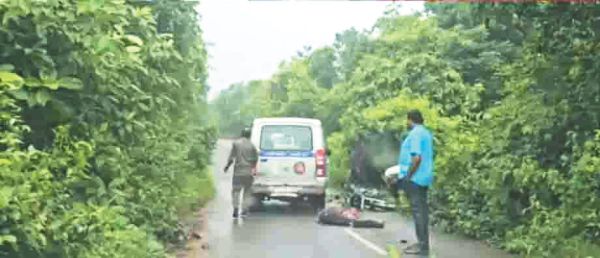 अनियंत्रित होकर पत्थर से बाइक टकराई, युवक की मौत