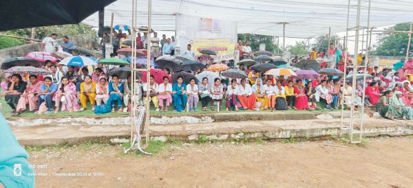 भारी बारिश में भी डटे रहे सैकड़ों एनएचएम कर्मचारी