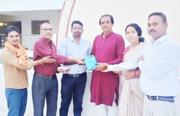 साहित्यिक के क्षेत्र में गीतकार टीकमचंद सेन सम्मानित