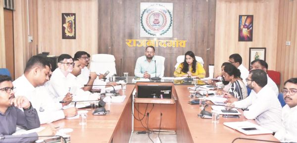 पोर्टल के मापदंडों के अनुरूप करें सभी विभाग बेहतरीन कार्य-कलेक्टर