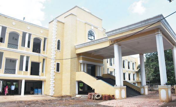 रायपुर कमिश्नरी इसी माह नये भवन में