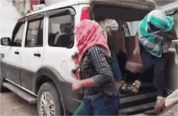  स्पा सेंटर की आड़ में देह व्यापार का संदेह, पुलिस रेड में महिला मैनेजर सहित 6 युवतियों को पकड़ा