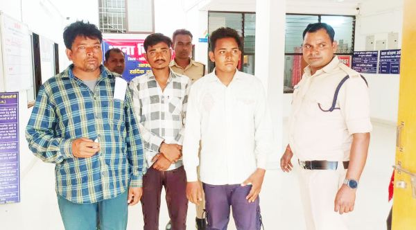 8 गाय बरामद , 3 तस्कर  गिरफ्तार