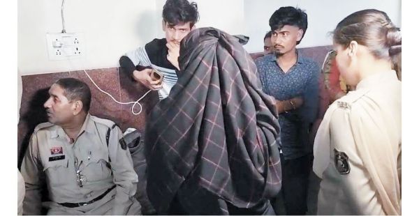 ड्रग तस्करी के आरोपी कोर्ट में