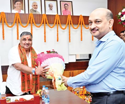 पर्यटन एवं संस्कृति मंत्री अग्रवाल ने मंत्रालय में कामकाज संभाला