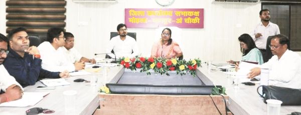 आदि कर्मयोगी अभियान के क्रियान्वयन में लाएं तेजी-कलेक्टर