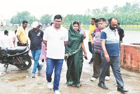 आयुक्त ने मूर्ति विसर्जन के लिए तालाबों में कुण्ड बनाने दिए निर्देश