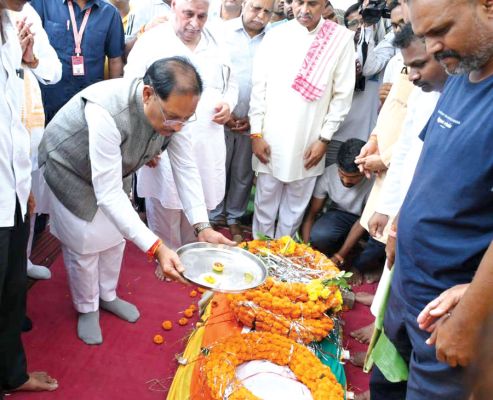 आरएसएस के पूर्व प्रांत प्रचारक शांताराम सर्राफ अंतिम संस्कार, सीएम ने दी श्रद्धांजलि