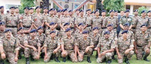 सीआरपीएफ डीजी ने कोण्डागांव में 188वीं बटालियन का किया दौरा, शहीद स्मारक पर दी श्रद्धांजलि
