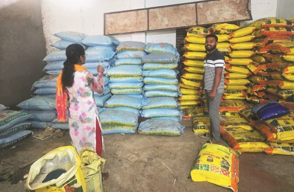 उर्वरक व्यवसाय में अनियमितता बरतने वालों के खिलाफ प्रशासन सख्त 