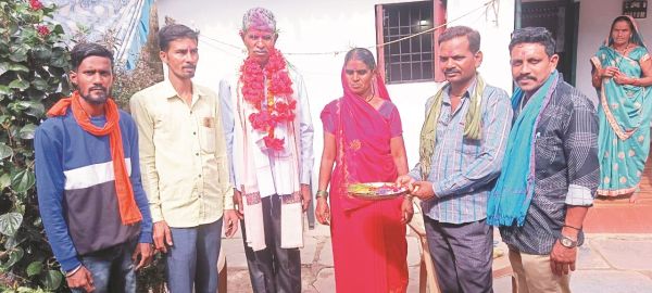 सेवानिवृत्ति पर मोतीराम का किया सम्मान