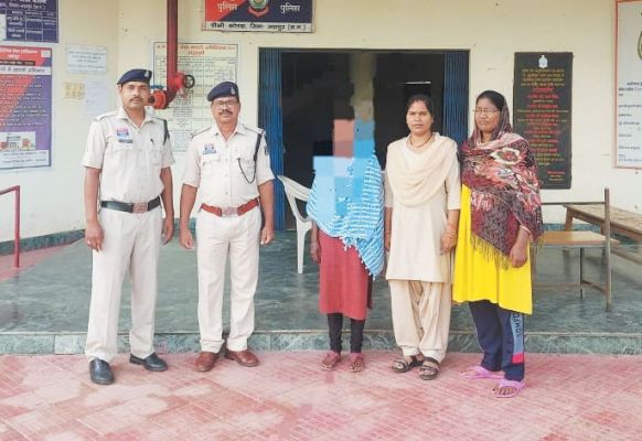 शादी का झांसा, नाबालिग को युवती भगाकर ले गई तेलंगाना, बंदी