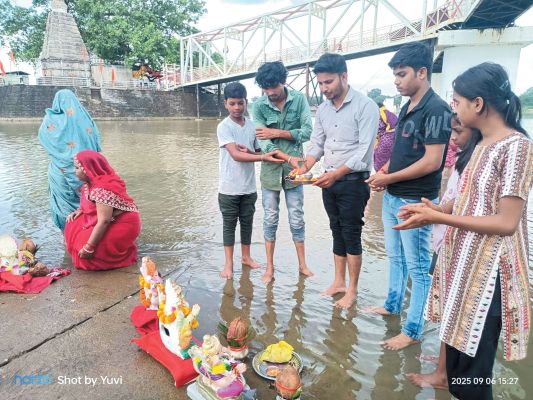 गणपति बप्पा मोरया, अगले बरस तू जल्दी...