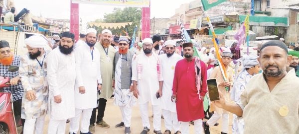 ईद मिलादुन्नबी  पर निकला जुलूस