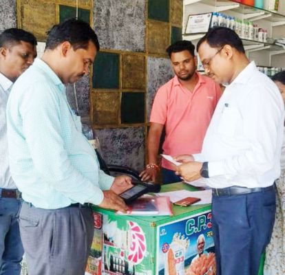 खाद दुकानों और गोदामों  का निरीक्षण