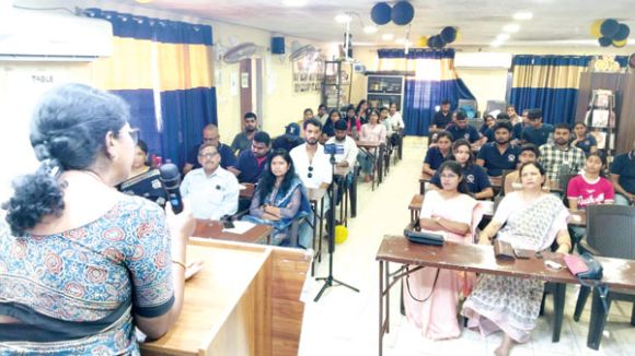 रोजगार संबंधी अवसरों पर सेमिनार