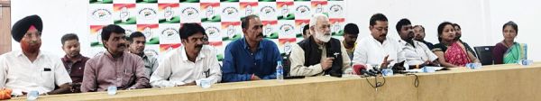 खाद अनुपलब्धता, फसल बीमा में मनमानी से किसानों की कमर तोड़ रही है सरकार- कांग्रेस