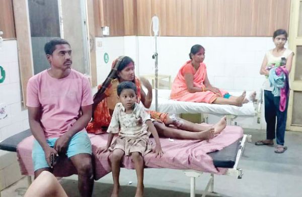 गणेश विसर्जन के दौरान बेकाबू कार ने 9 लोगों को कुचला, एक बच्चे की मौत