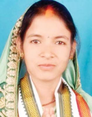 किसानों को खाद न मिलने पर भडक़ीं जिपं सदस्य, समिति पर धोखाधड़ी का आरोप
