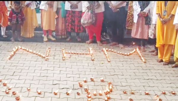 एनएचएम कर्मियों ने 240 मीटर की निकाली चुनरी यात्रा