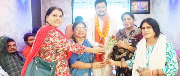 नंदनी व चंद्रशेखर का मनाया जन्म दिवस