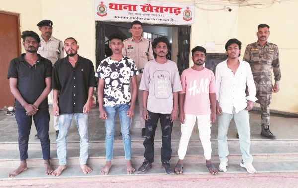 चाकू लहराने वाला गिरफ्तार
