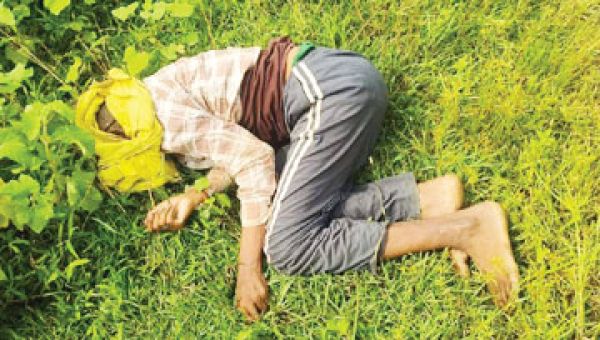 ग्रामीण की लाश मिली