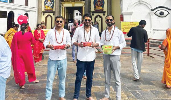 नेपाल में फंसे सरगुजा के 5 युवक सुरक्षित भारत की सीमा में किए प्रवेश, शुक्रवार को सरगुजा पहुंचेंगे