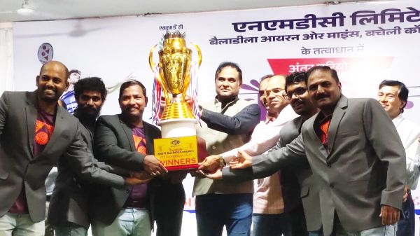 दोणोमलाई परियोजना एनएमडीसी आईपीटी बैडमिंटन की विजेता बनी