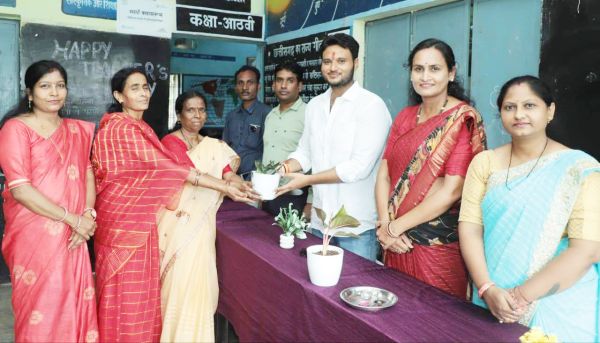  पालिकाध्यक्ष ने स्कूल  का किया निरीक्षण