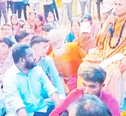 कलेक्टर के ज्ञापन नहीं लेने से नाराज गौ-सेवकों ने एनएच पर किया चक्काजाम