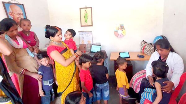 बिरगांव के 144 बच्चों में तेज धडक़न, वजन न बढऩा, शरीर में नीलापन जैसे लक्षण