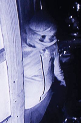 गिरोला मंदिर में चोरी, पुलिस ने की आरोपियों की फ़ोटो जारी