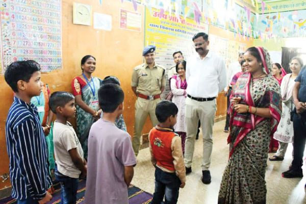 मंत्री लक्ष्मी राजवाड़े ने बाल गृह, वृद्धाश्रम अन्य संस्थानों का किया निरीक्षण