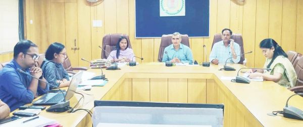 कार्यों में लापरवाही बर्दाश्त नहीं -कलेक्टर