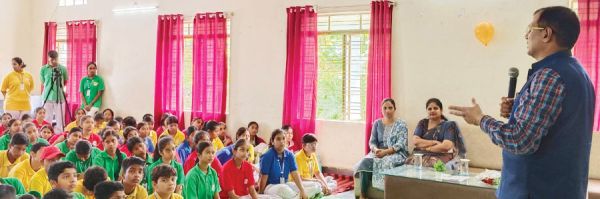 माउंट लिट्रा जी स्कूल में हिंदी दिवस समारोह