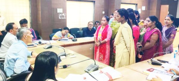 जनदर्शन में 35 आवेदन