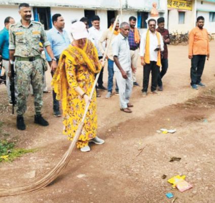 स्वच्छता अभियान से हम सब मिलकर एक सुंदर व स्वस्थ समाज का निर्माण कर सकते हैं- कल्पना