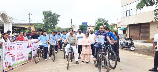 रजत जयंती महोत्सव   निकाली सायकल रैली